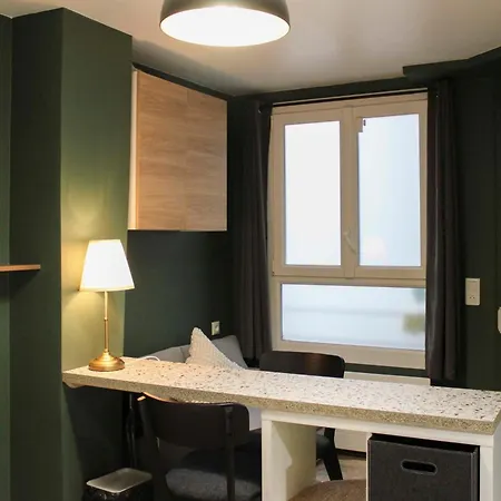 Apartment 2 Steps From The Musee Grevin