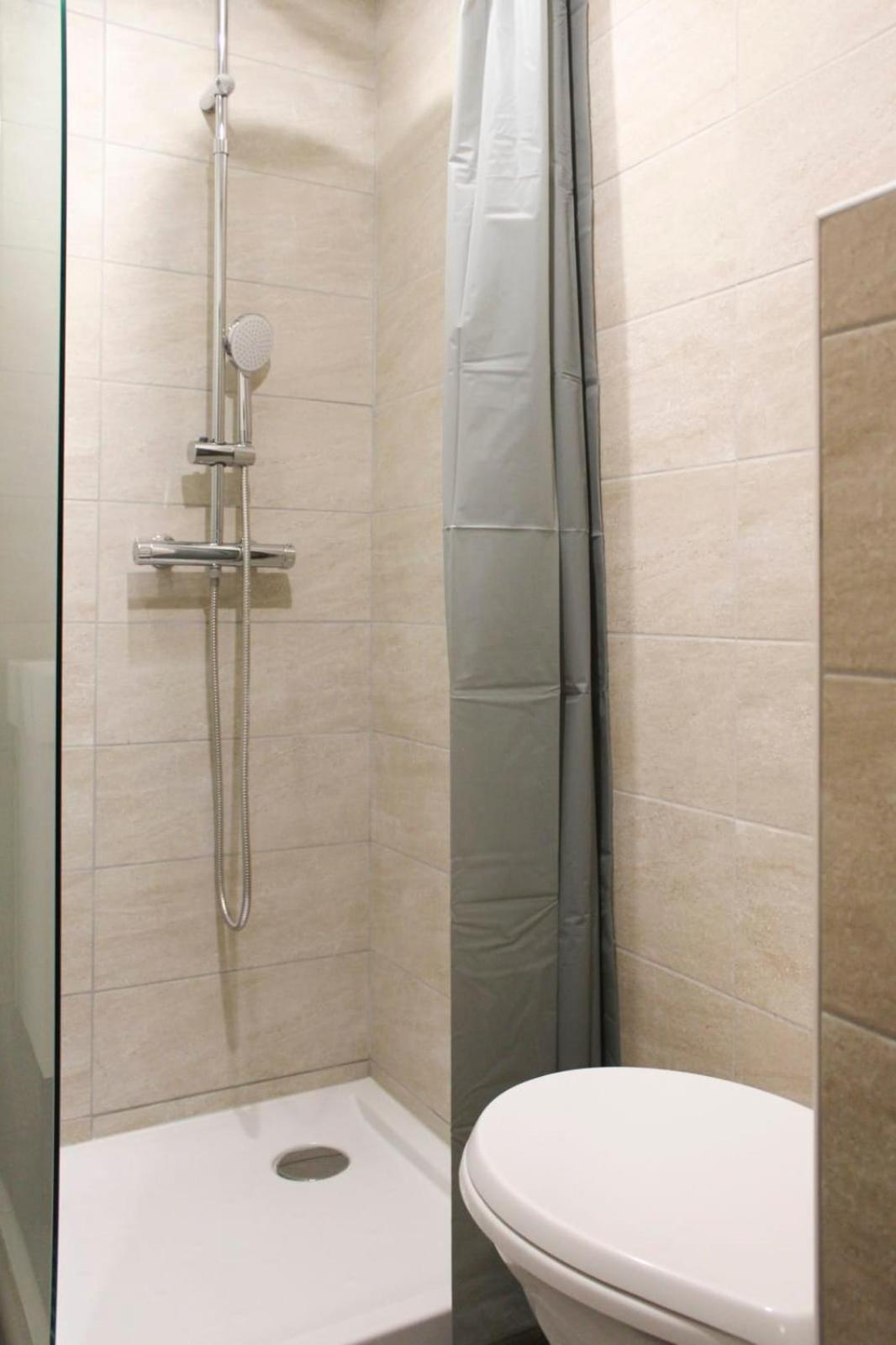 Apartment 2 Steps From The Musee Grevin *